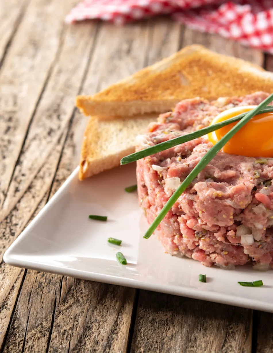 Quels sont les risques des aliments crus pour les enfants ?