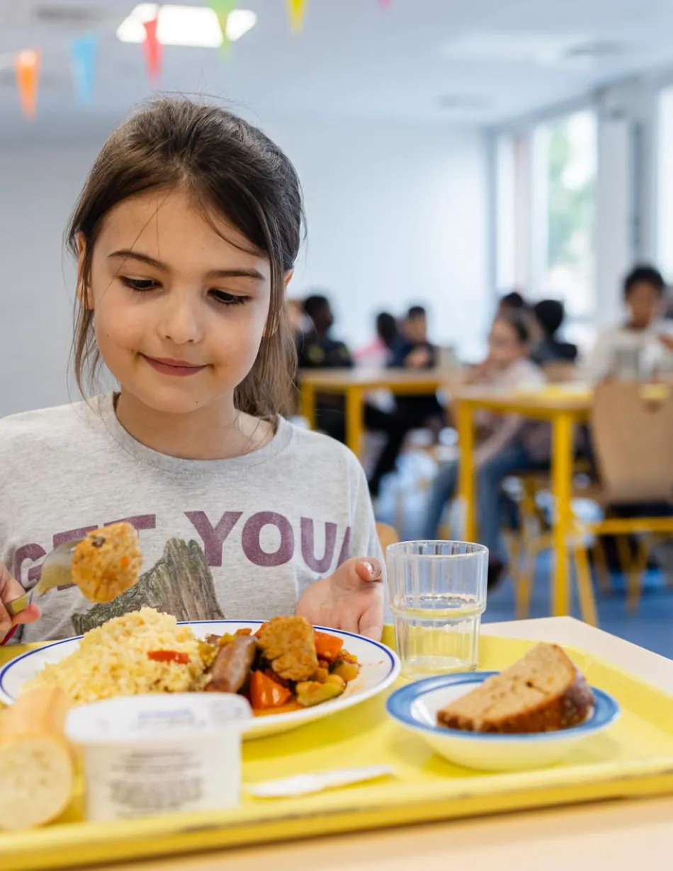 cantine scolaire enfants