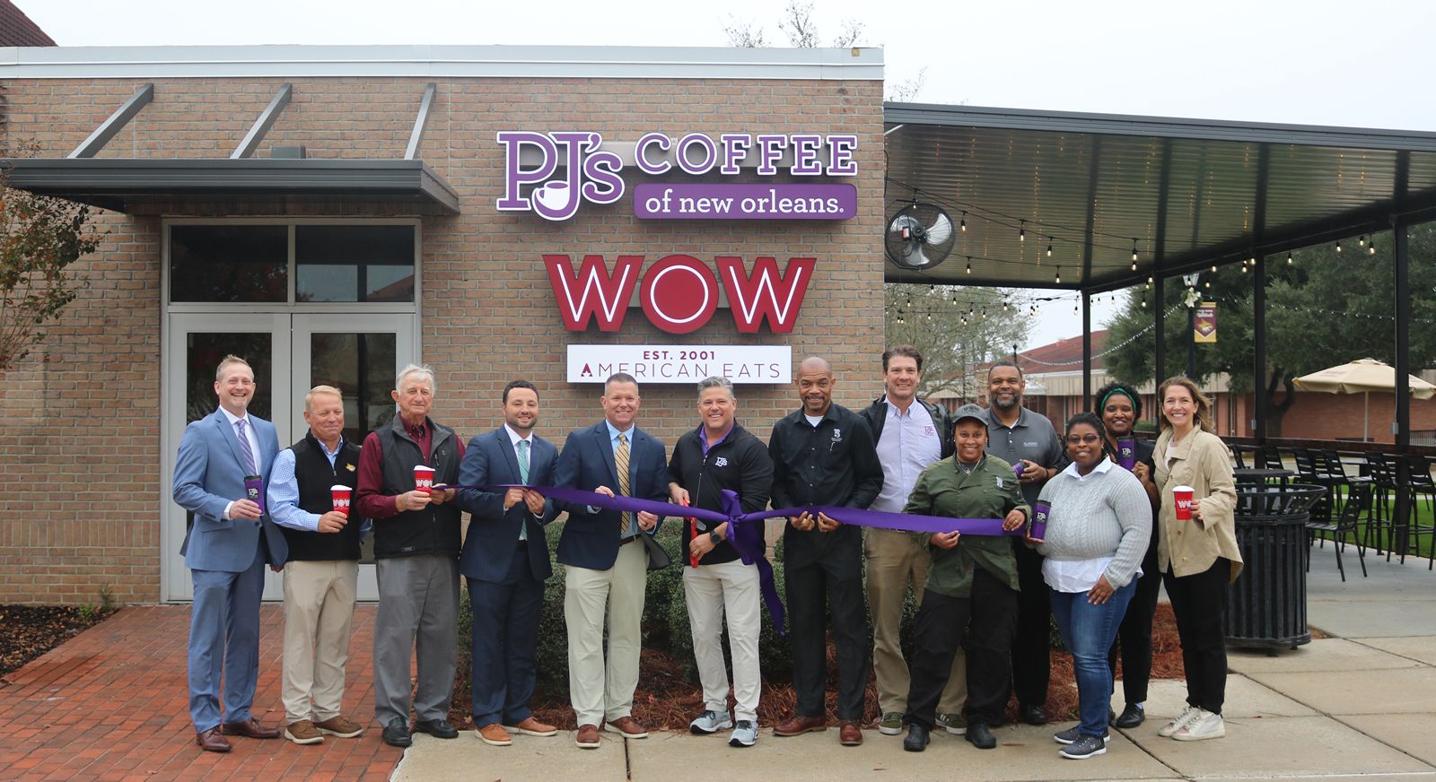 Aladdin Campus Dining ribbon cutting