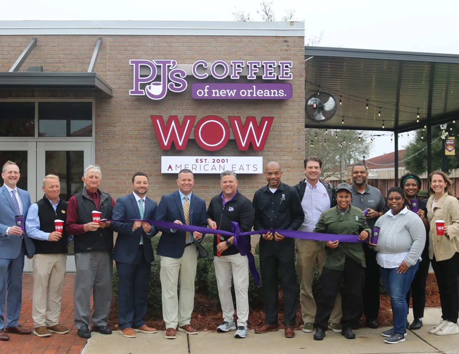 Aladdin Campus Dining ribbon cutting