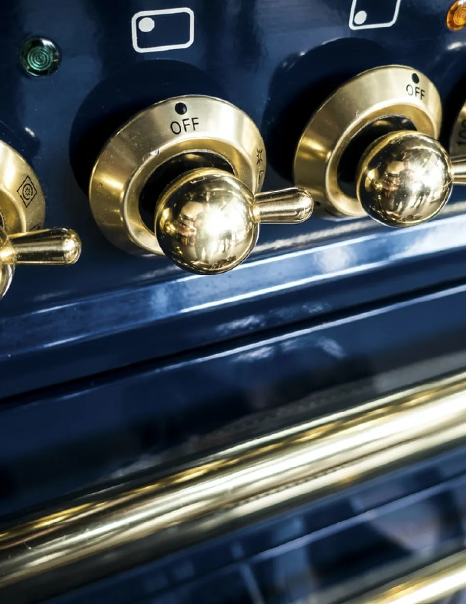 Close up of oven knobs