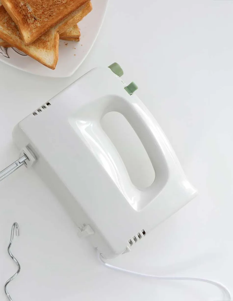 Electric hand mixer