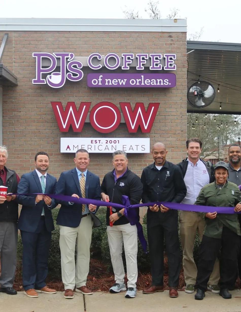 Aladdin Campus Dining ribbon cutting